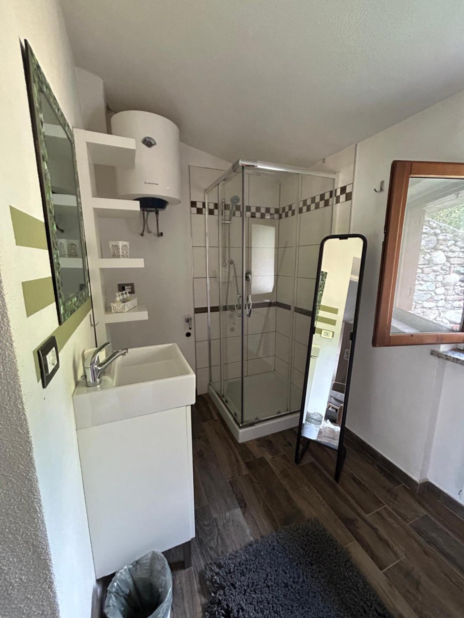 דרונרו La Tana Guest House מראה חיצוני תמונה
